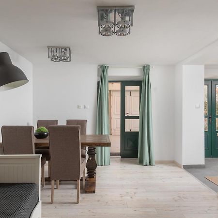 Apartment Coastal Villa Макарска Екстериор снимка