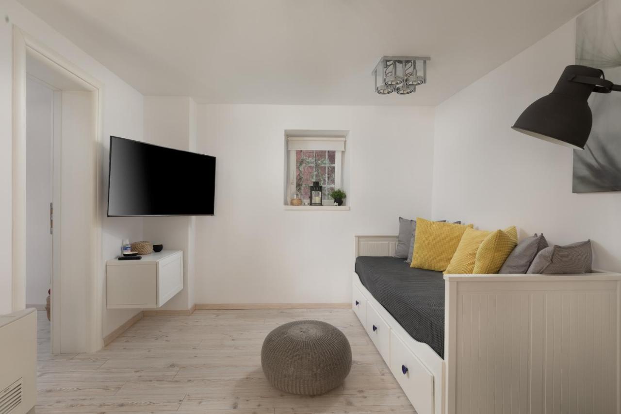 Apartment Coastal Villa Макарска Екстериор снимка