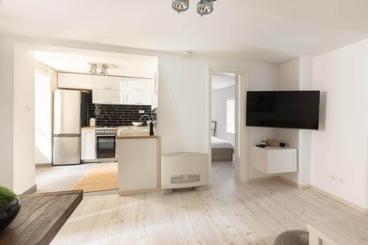 Apartment Coastal Villa Макарска Екстериор снимка