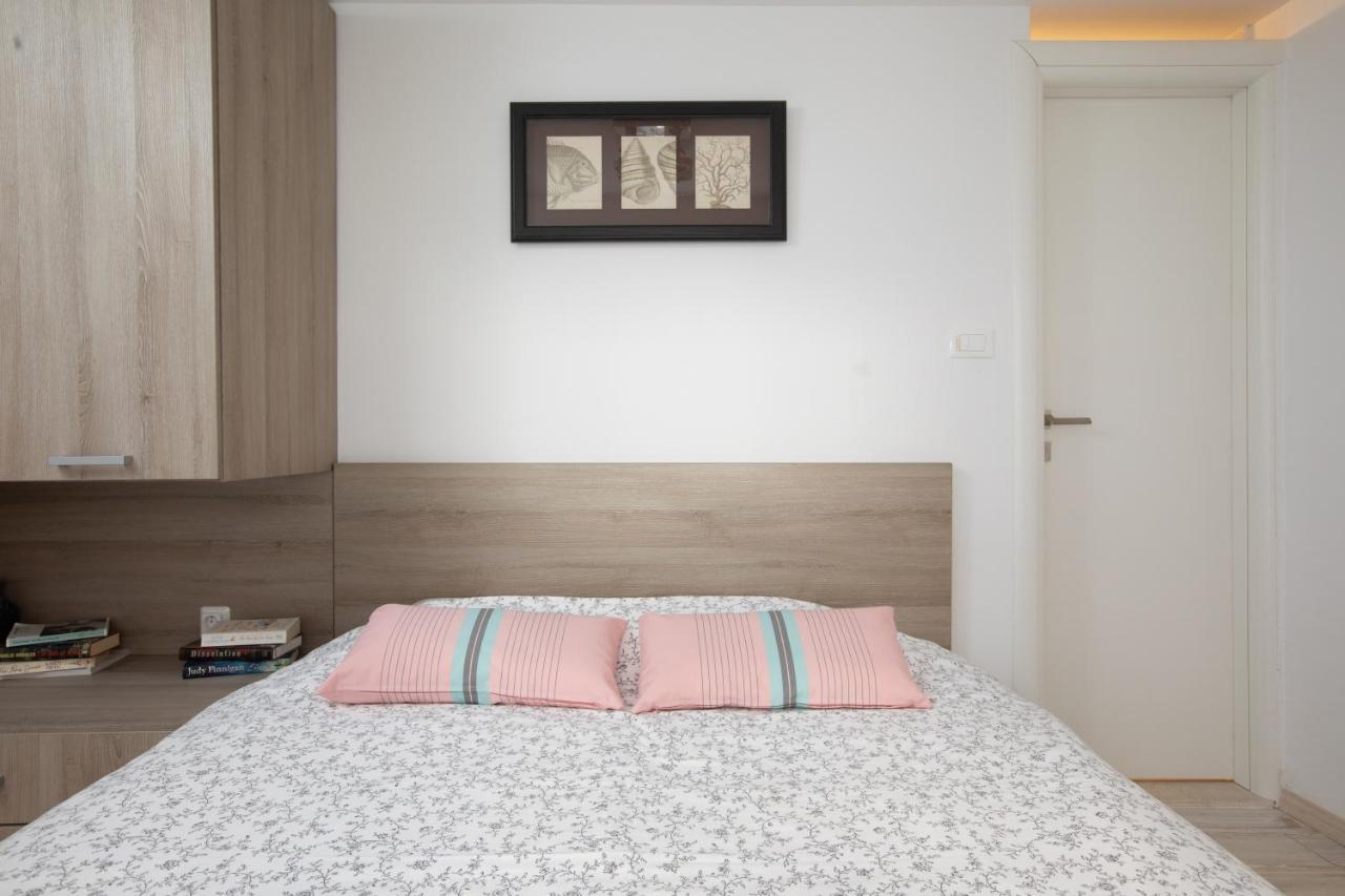 Apartment Coastal Villa Макарска Екстериор снимка