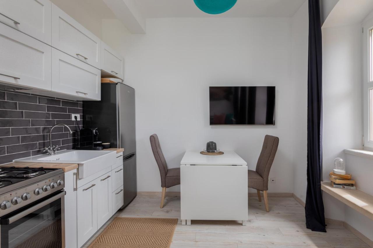 Apartment Coastal Villa Макарска Екстериор снимка